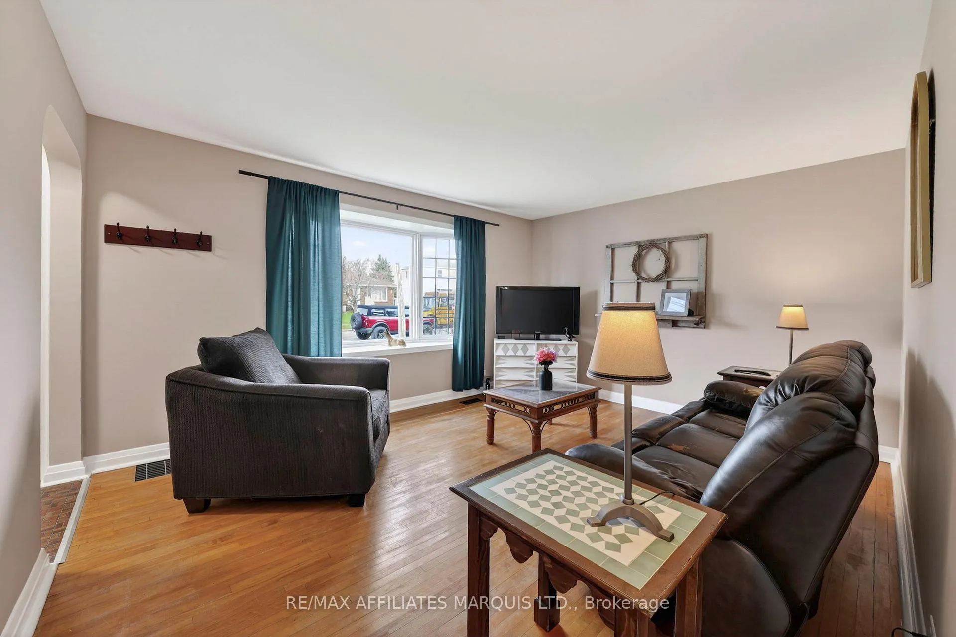 Photo 4 of 910 Leonard Avenue, Cornwall — HOMEH
