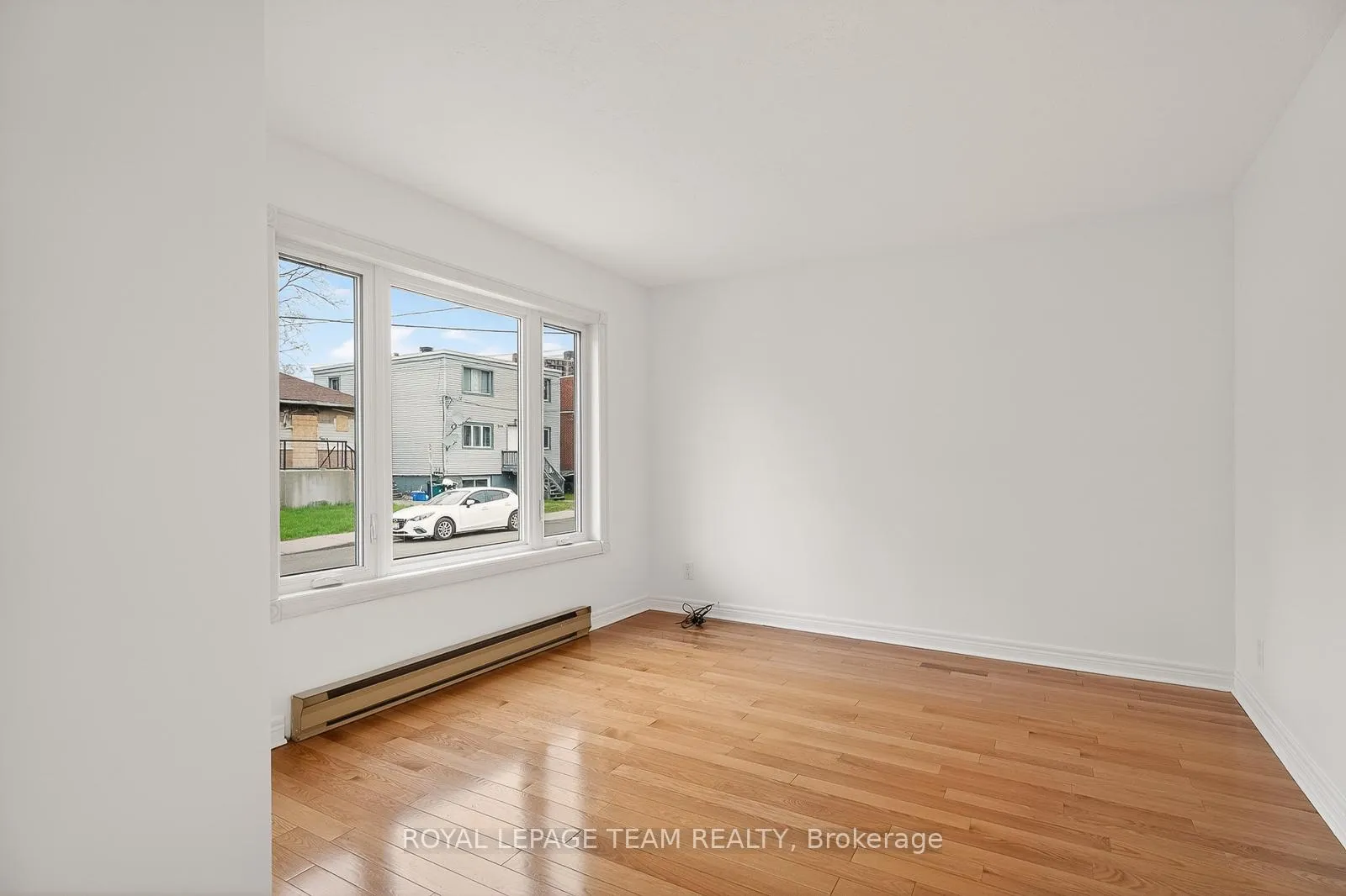Photo 4 of 264 Ste Anne Avenue, Ottawa, Vanier — HOMEH