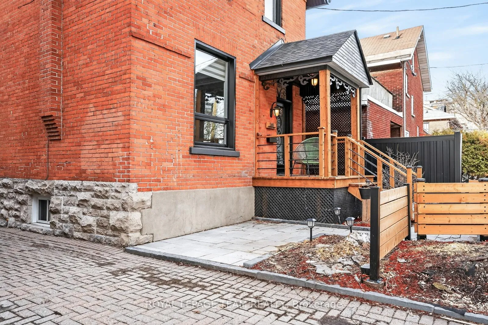 Photo 2 of 349 Frank Street, Ottawa, Ottawa Centre — HOMEH
