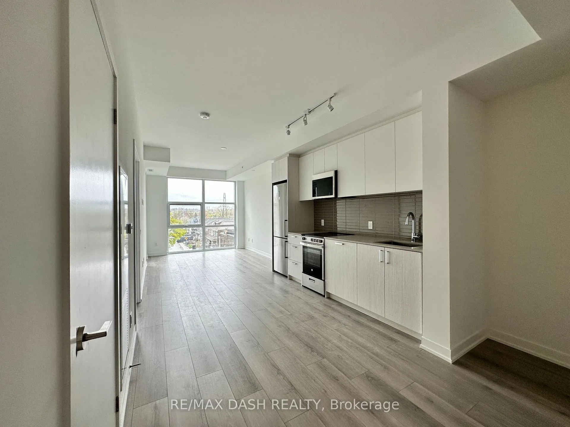 Photo 9 of Unit 420, 1787 St. Clair Avenue W, Toronto, Weston-Pellam Park — HOMEH