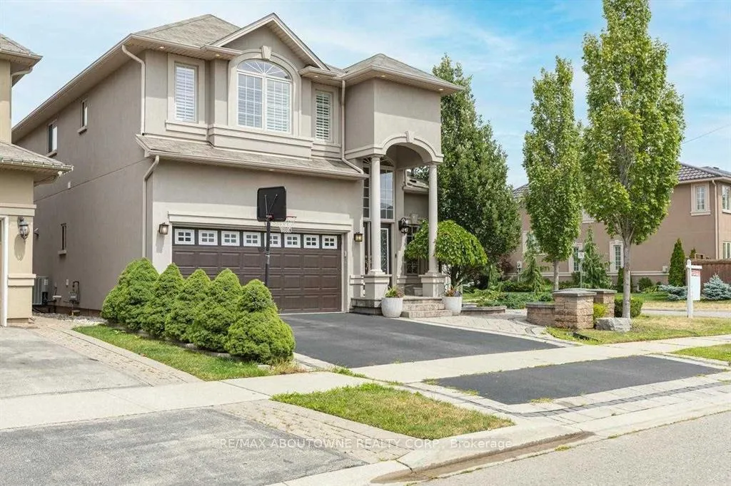 Photo 3 of 2500 Millstone Drive, Oakville, Westmount — HOMEH