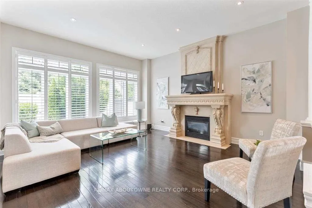 Photo 7 of 2500 Millstone Drive, Oakville, Westmount — HOMEH