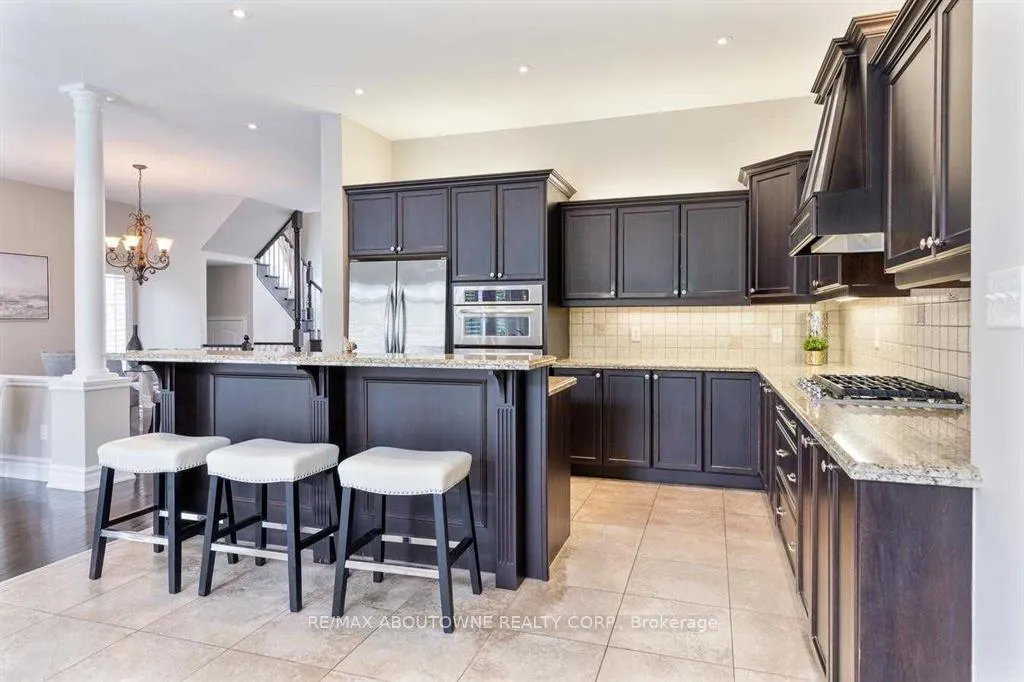 Photo 10 of 2500 Millstone Drive, Oakville, Westmount — HOMEH