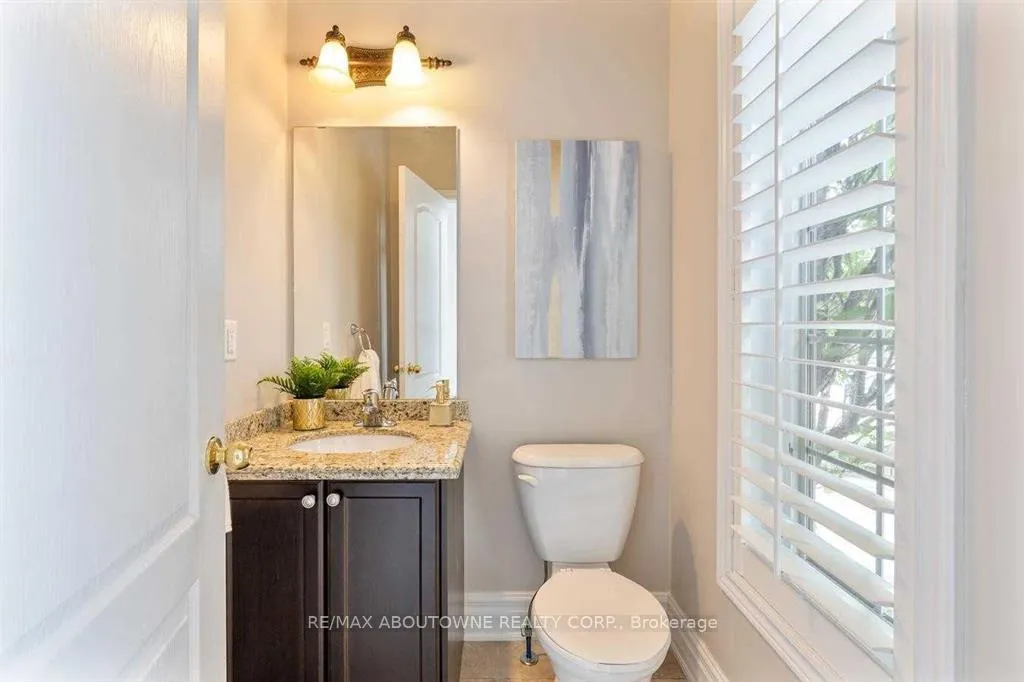 Photo 13 of 2500 Millstone Drive, Oakville, Westmount — HOMEH