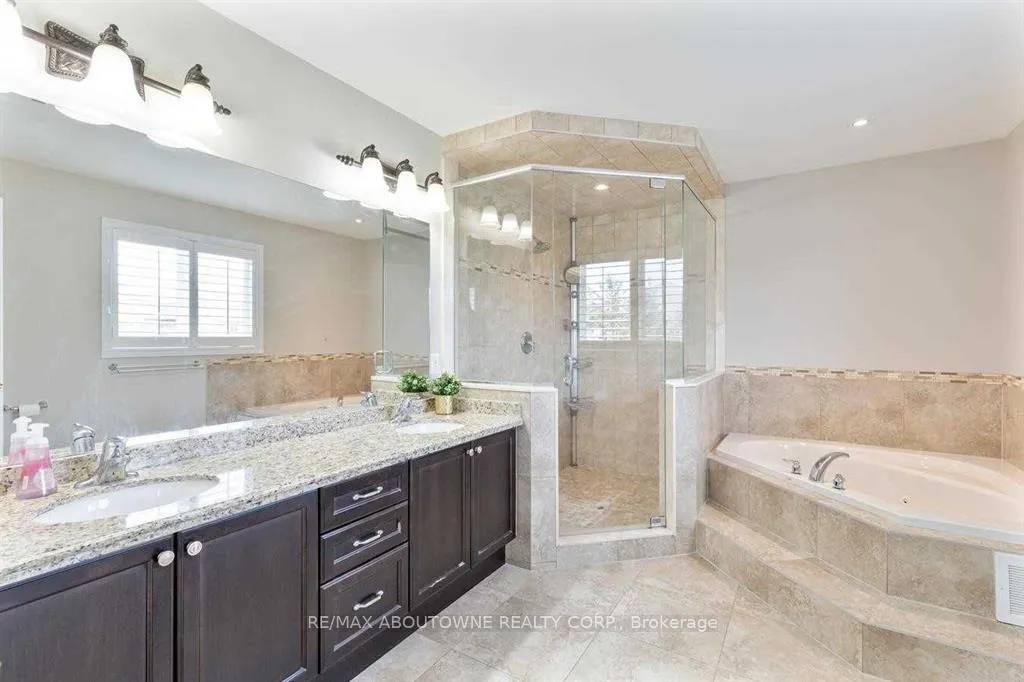 Photo 15 of 2500 Millstone Drive, Oakville, Westmount — HOMEH