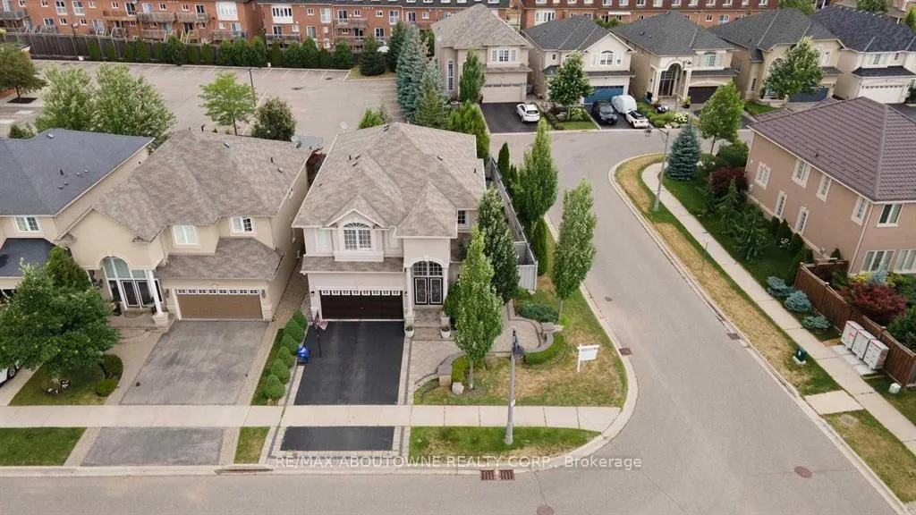 Photo 25 of 2500 Millstone Drive, Oakville, Westmount — HOMEH