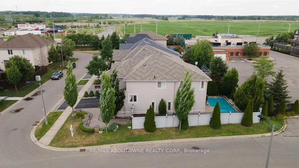 Photo 26 of 2500 Millstone Drive, Oakville, Westmount — HOMEH