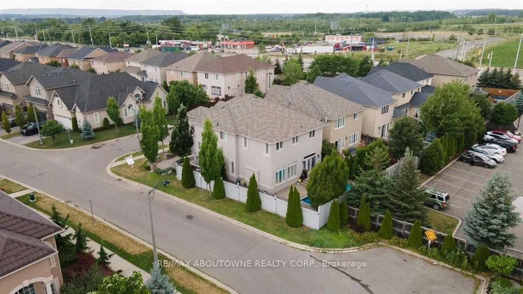 Photo 27 of 2500 Millstone Drive, Oakville, Westmount — HOMEH