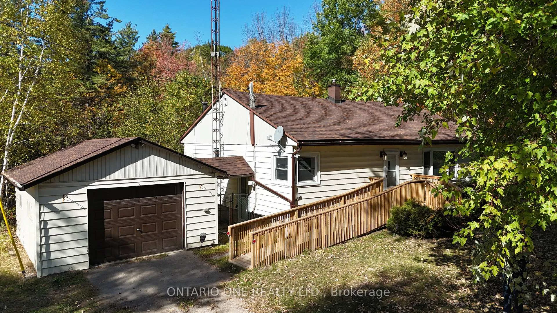 Photo 3 of 1479 11 Highway S, Gravenhurst, Morrison — HOMEH