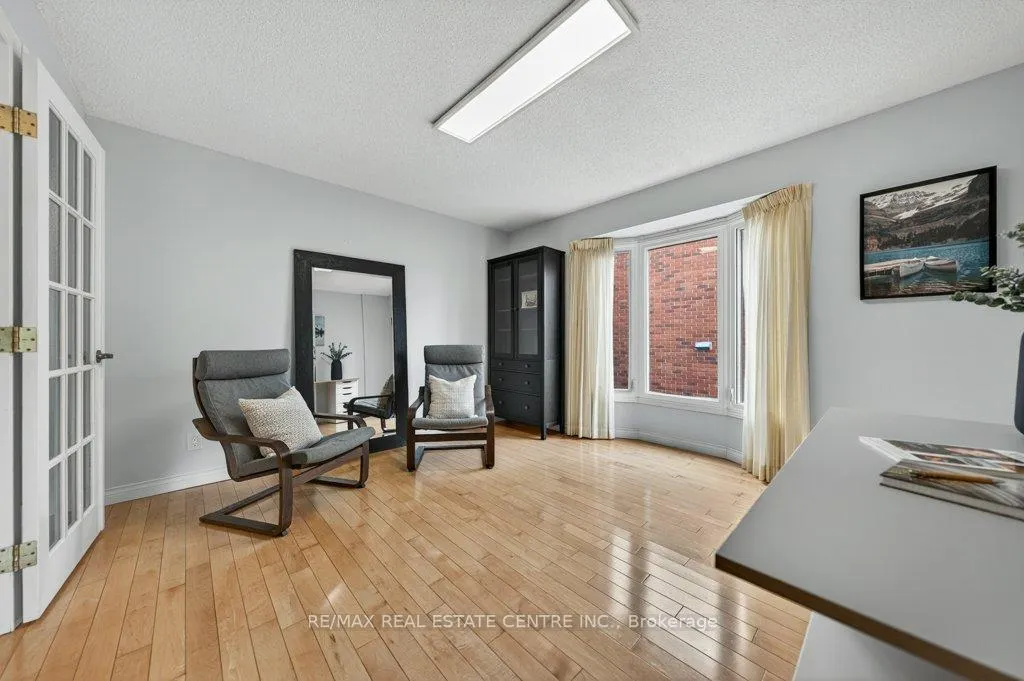 Photo 6 of 40 Old Maple Lane, Kitchener — HOMEH
