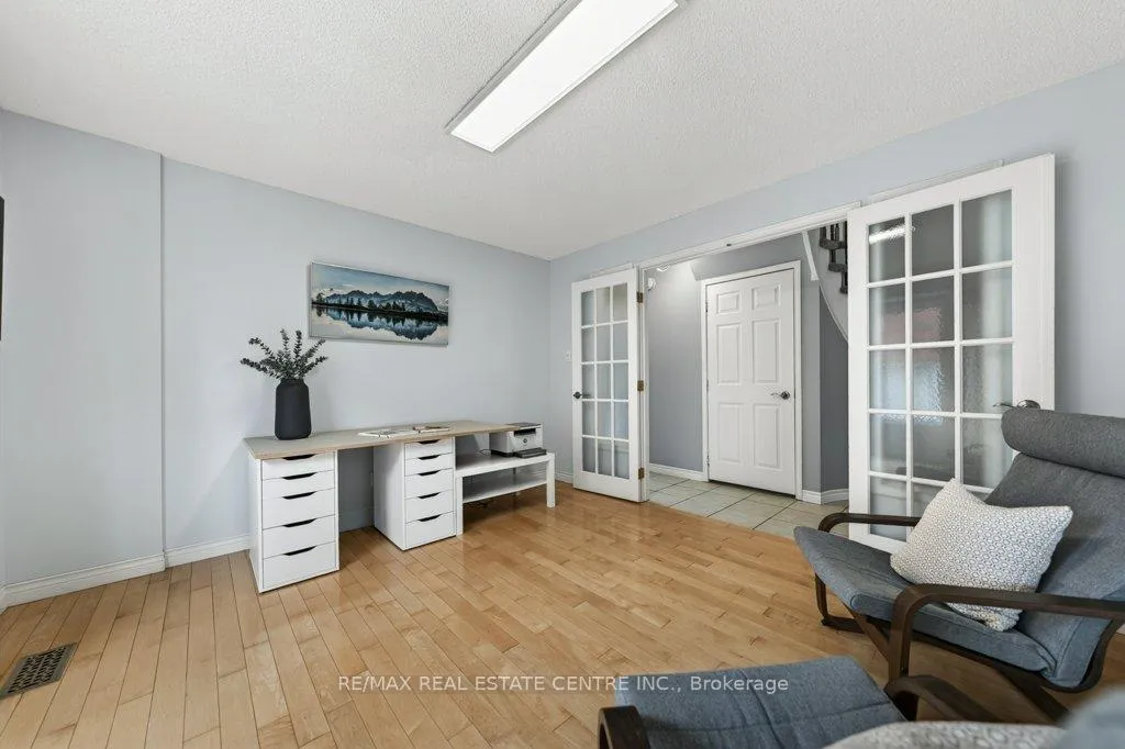 Photo 7 of 40 Old Maple Lane, Kitchener — HOMEH