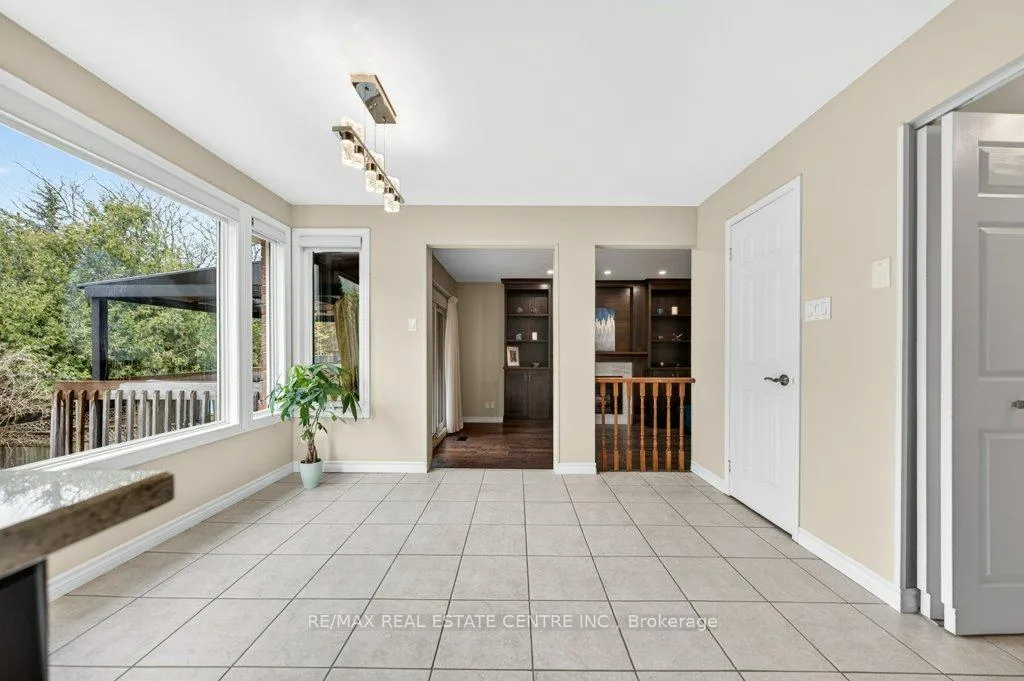 Photo 11 of 40 Old Maple Lane, Kitchener — HOMEH