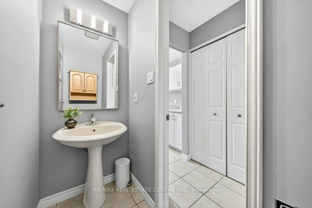 Photo 15 of 40 Old Maple Lane, Kitchener — HOMEH