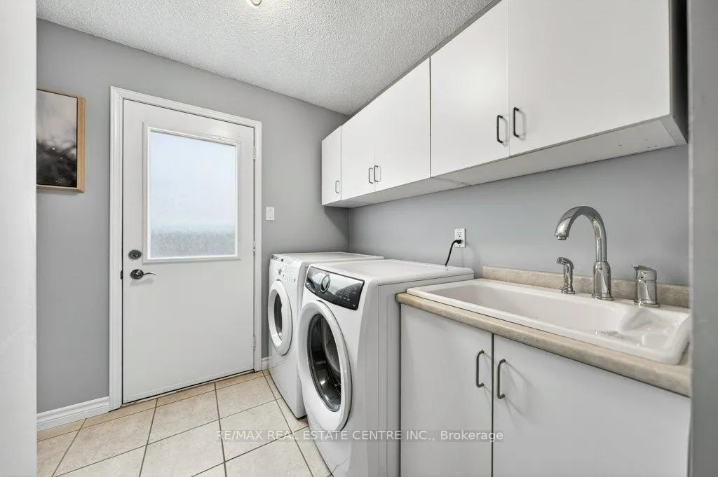 Photo 16 of 40 Old Maple Lane, Kitchener — HOMEH