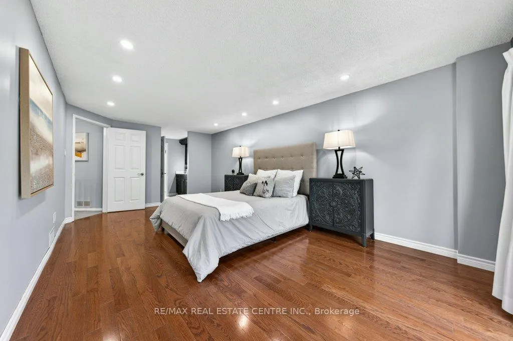 Photo 18 of 40 Old Maple Lane, Kitchener — HOMEH
