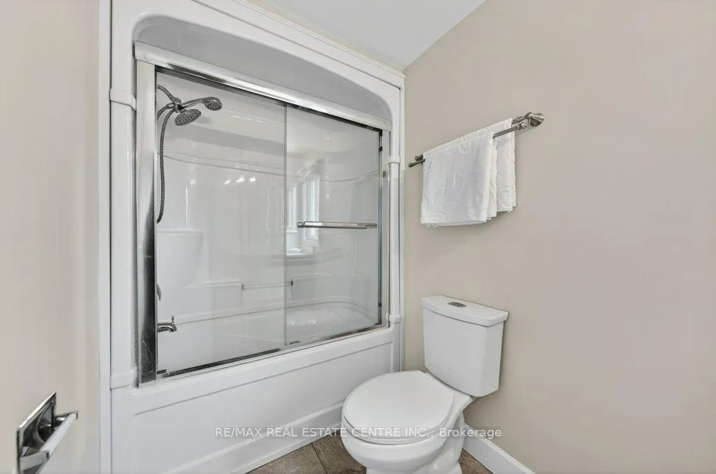 Photo 29 of 40 Old Maple Lane, Kitchener — HOMEH