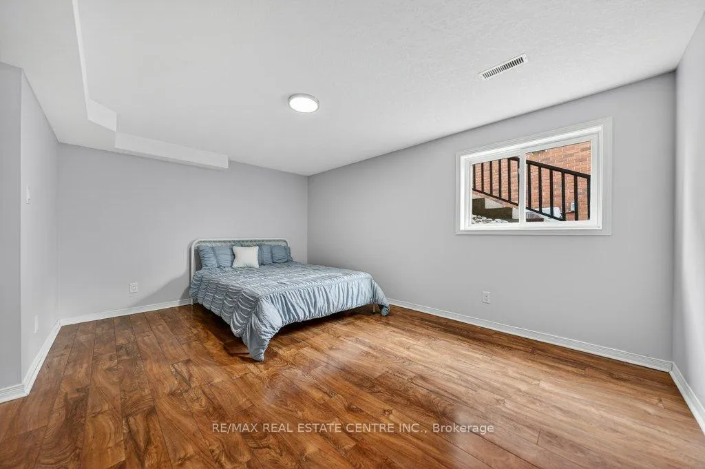 Photo 34 of 40 Old Maple Lane, Kitchener — HOMEH