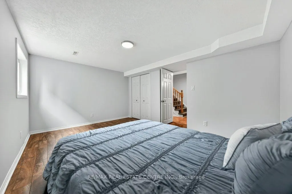 Photo 35 of 40 Old Maple Lane, Kitchener — HOMEH