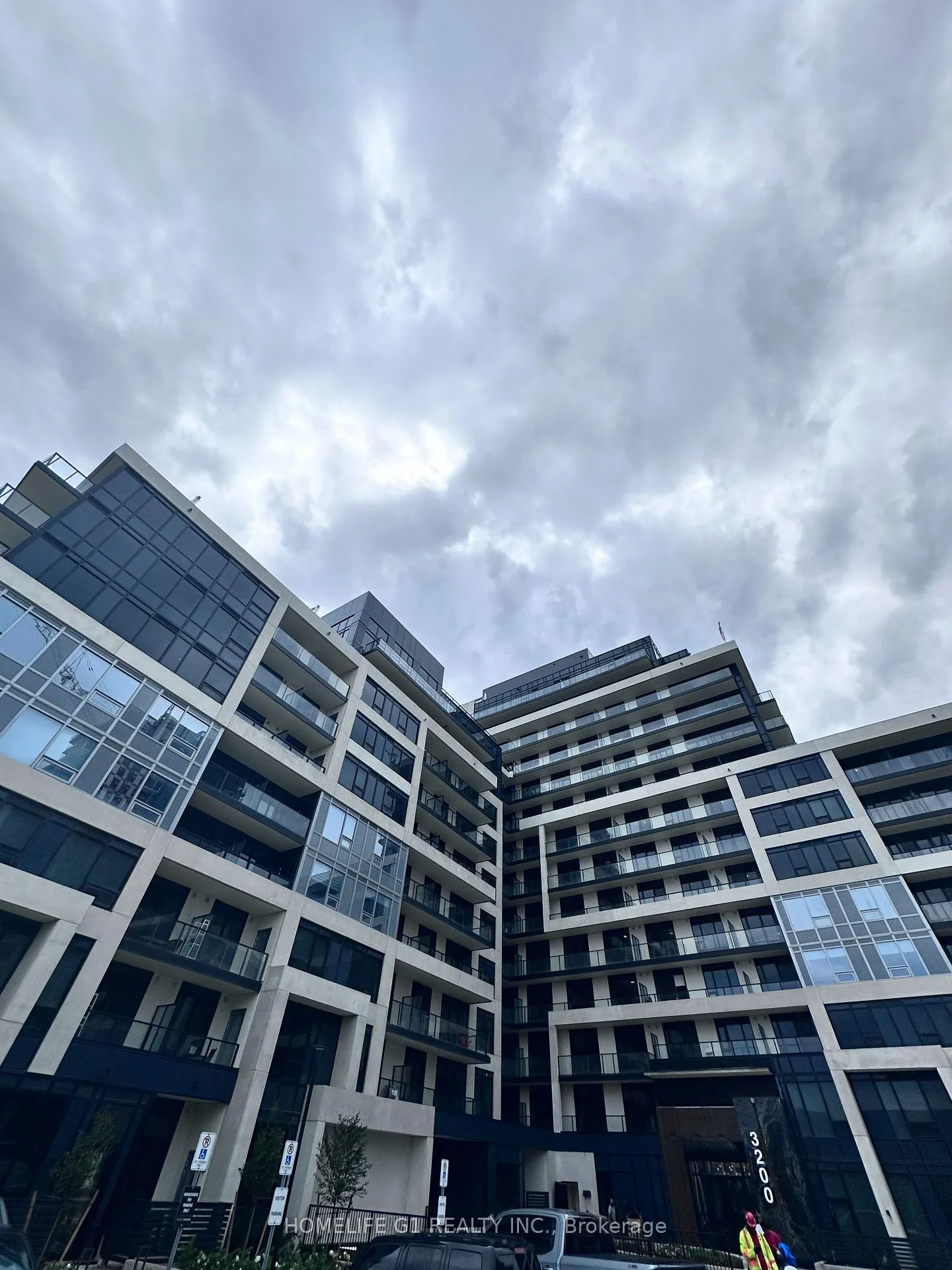 Front of Unit 27, 3200 William Coltson Avenue