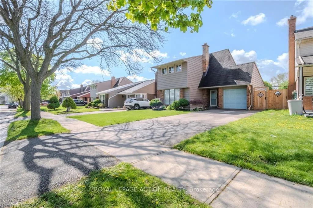 Photo 3 of 24 Hallmark Street, Brantford — HOMEH