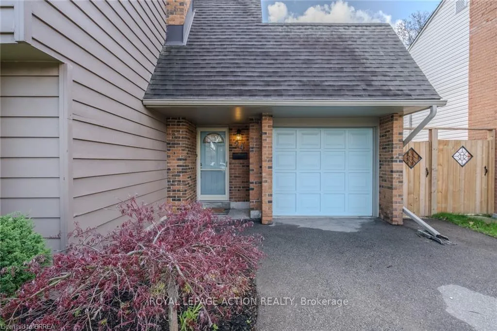 Photo 4 of 24 Hallmark Street, Brantford — HOMEH