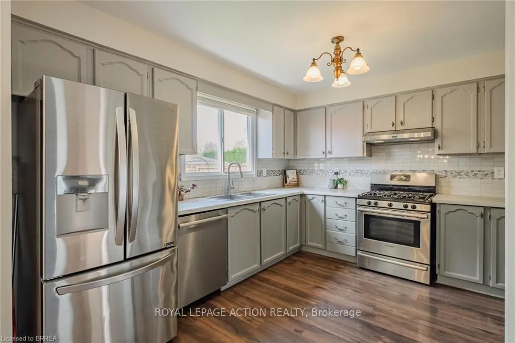 Photo 9 of 24 Hallmark Street, Brantford — HOMEH