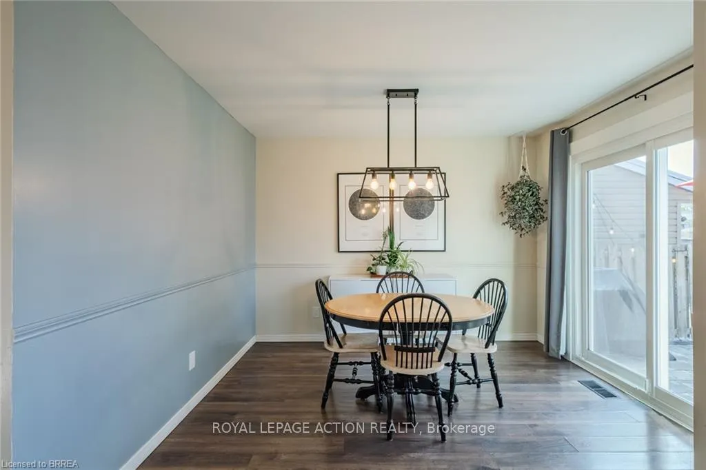 Photo 12 of 24 Hallmark Street, Brantford — HOMEH