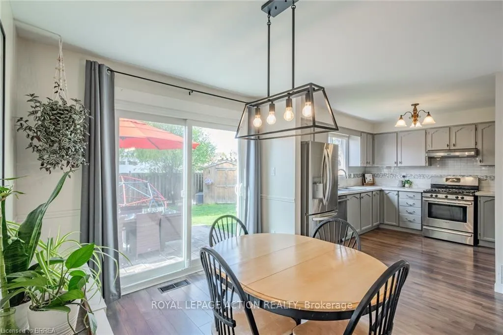 Photo 13 of 24 Hallmark Street, Brantford — HOMEH