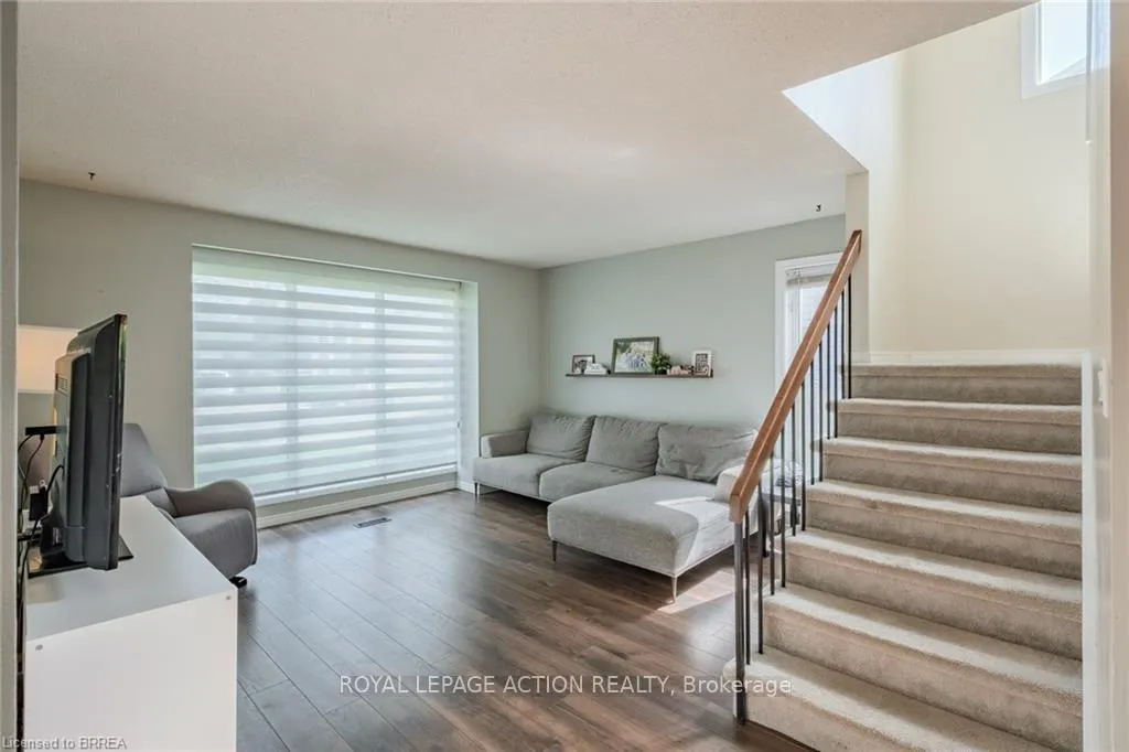 Photo 14 of 24 Hallmark Street, Brantford — HOMEH