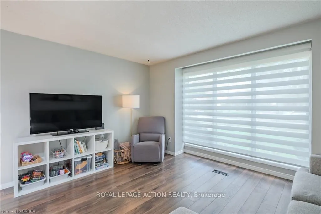 Photo 15 of 24 Hallmark Street, Brantford — HOMEH