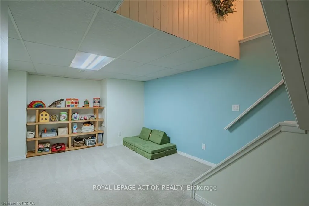 Photo 18 of 24 Hallmark Street, Brantford — HOMEH