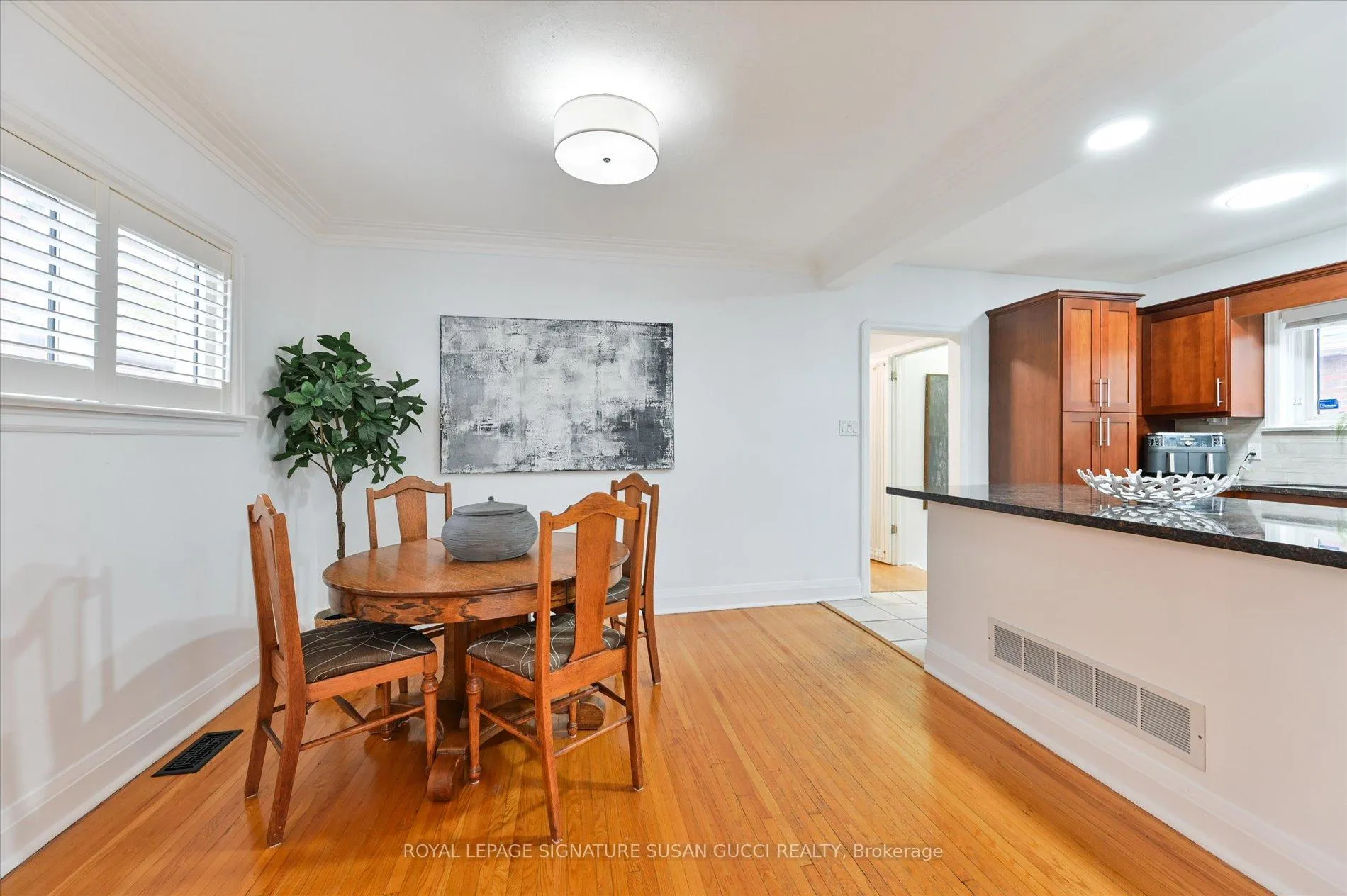 Photo 7 of 218 Glenwood Crescent, Toronto, O'Connor-Parkview — HOMEH