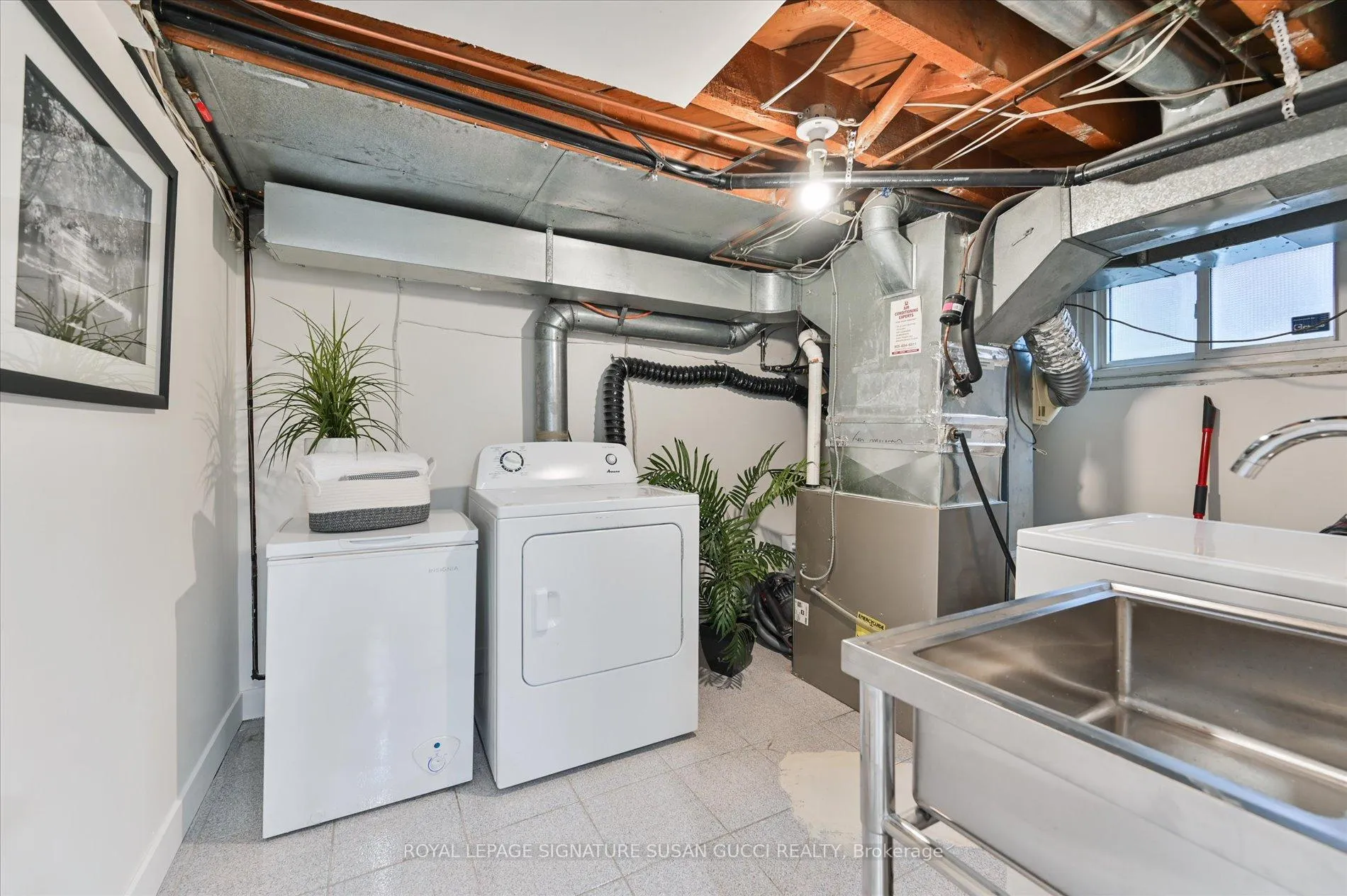 Photo 21 of 218 Glenwood Crescent, Toronto, O'Connor-Parkview — HOMEH