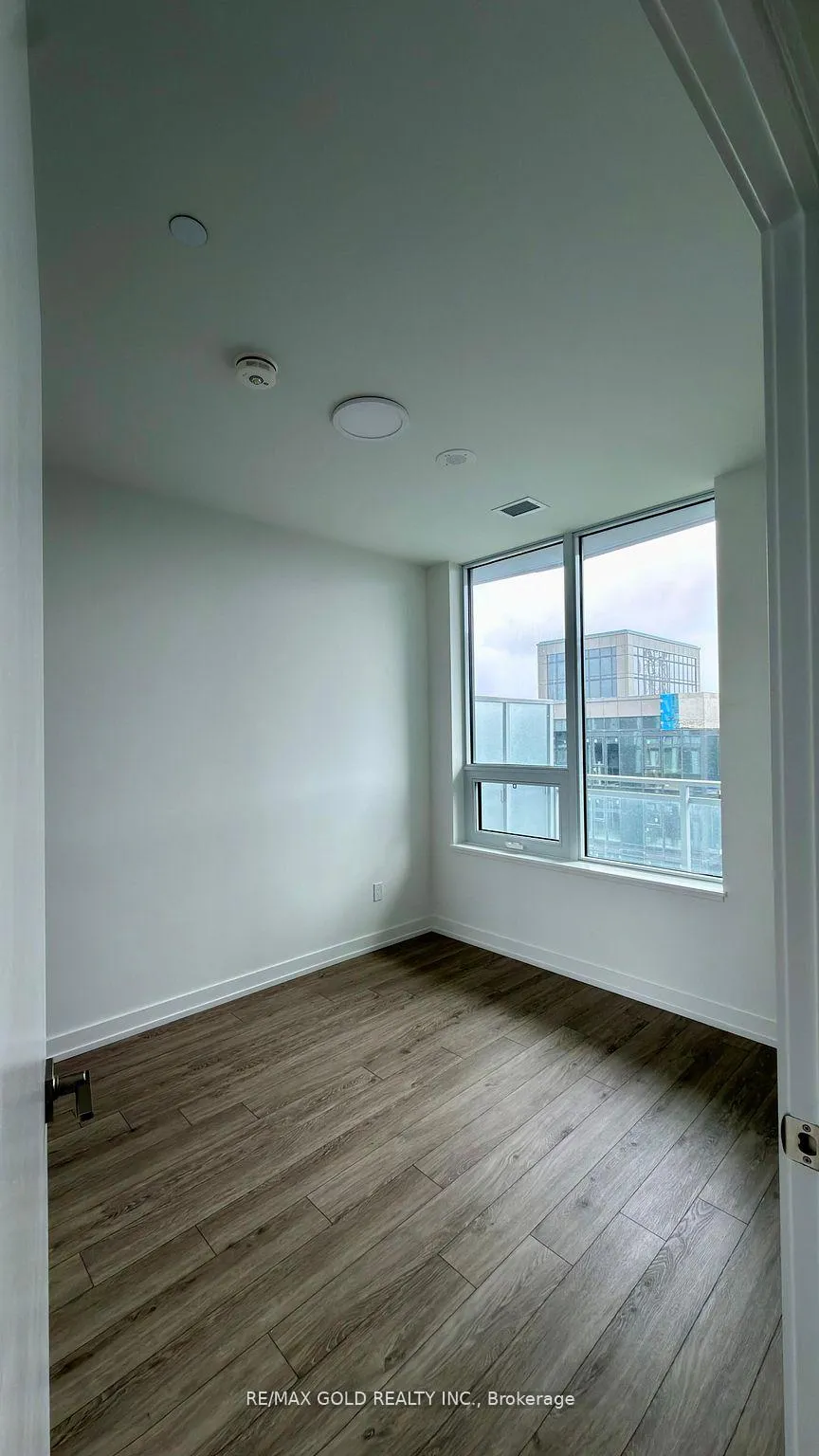 Photo 3 of Unit 615, 2501 Saw Whet Boulevard, Oakville, Glen Abbey — HOMEH