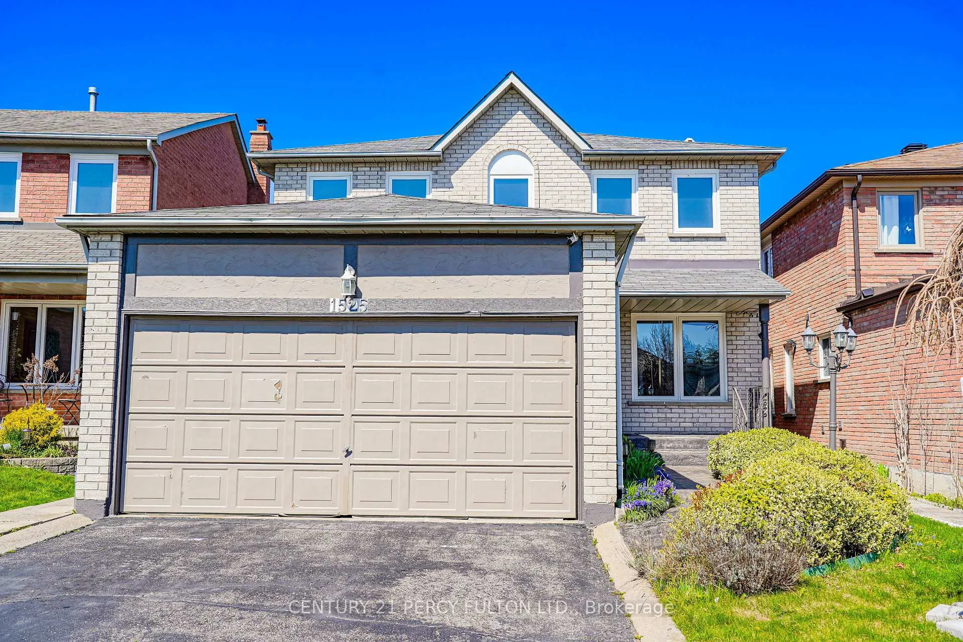 Front of 1525 Sturgeon Court
