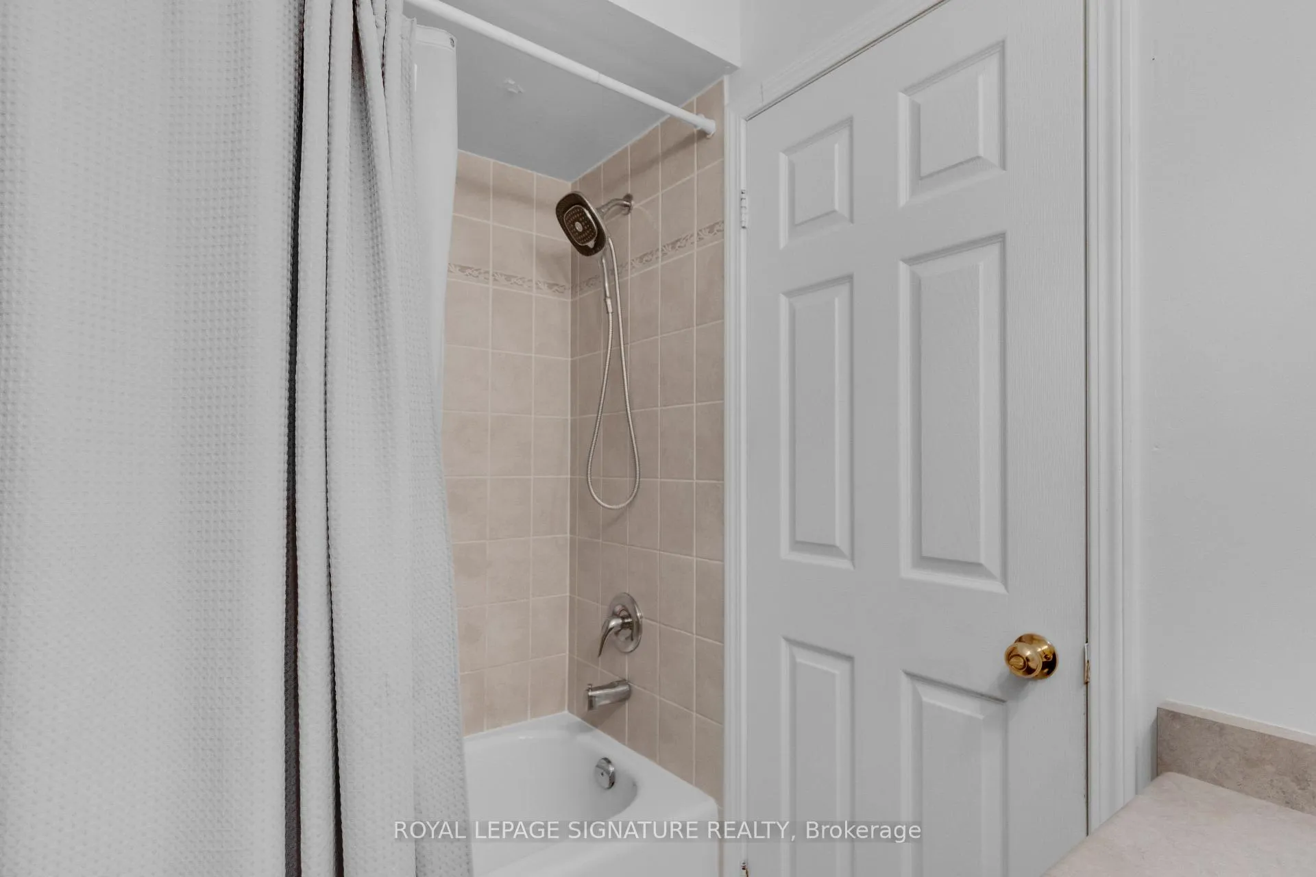Photo 28 of 37 Wrendale Crescent, Georgina, Keswick South — HOMEH