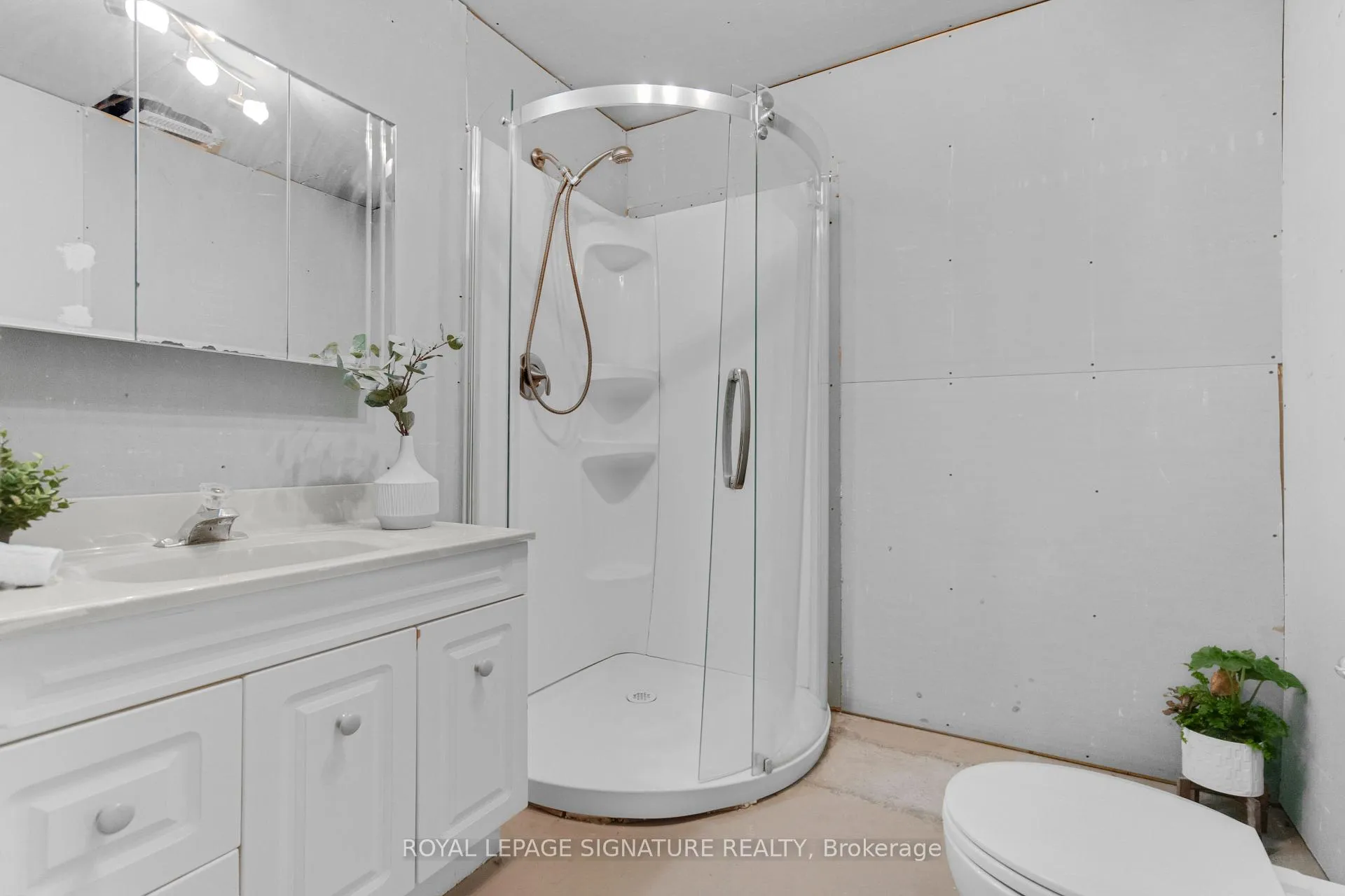 Photo 30 of 37 Wrendale Crescent, Georgina, Keswick South — HOMEH