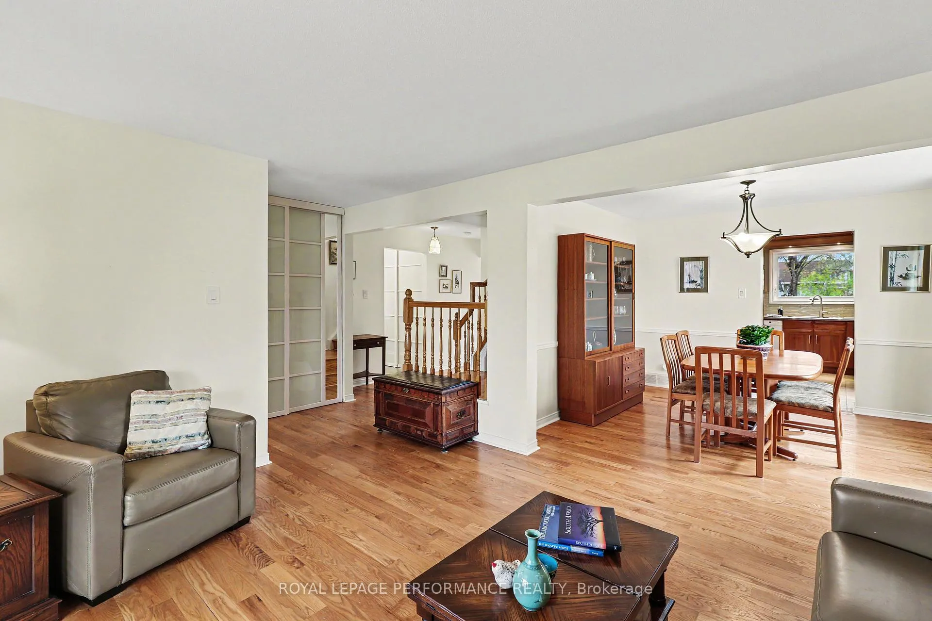 Photo 7 of 1150 Sauterne Park, Ottawa, Convent Glen — HOMEH