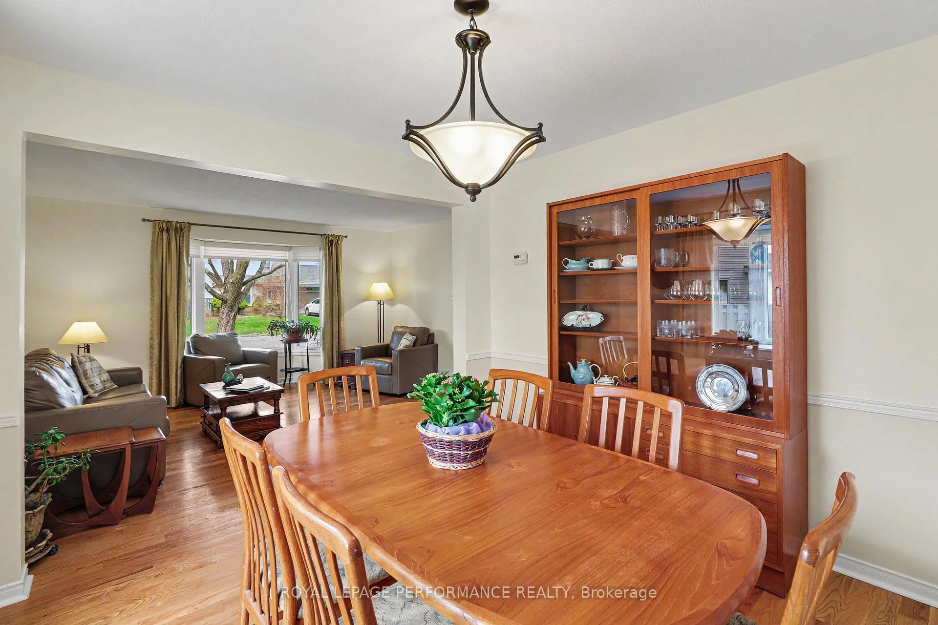 Photo 8 of 1150 Sauterne Park, Ottawa, Convent Glen — HOMEH