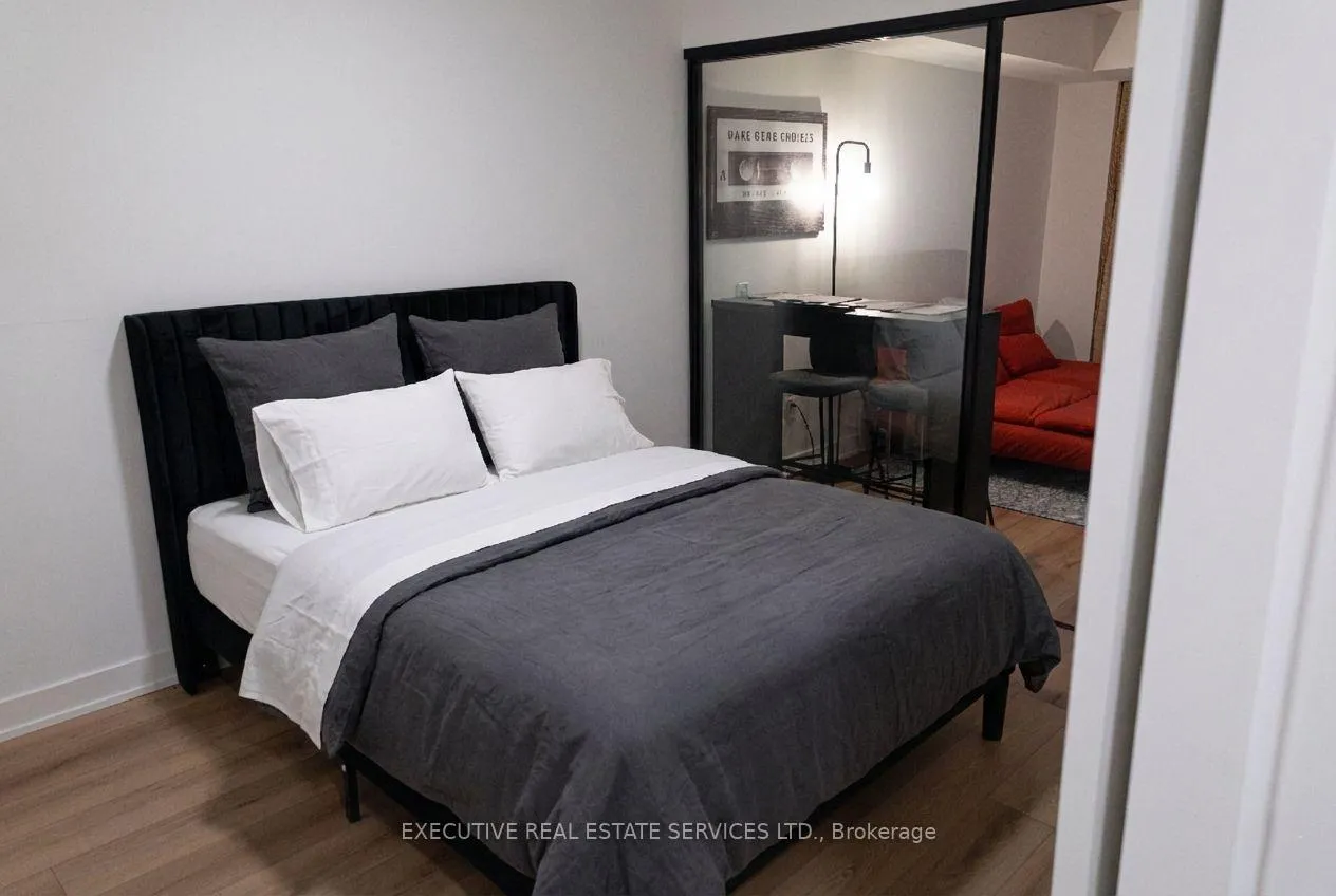 Photo 3 of Unit #201, 5 Lakeview Avenue, Toronto, Trinity-Bellwoods — HOMEH