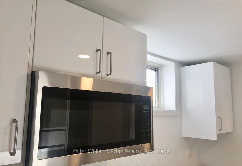 Photo 2 of 1023 Robarts Road, Oakville, College Park — HOMEH