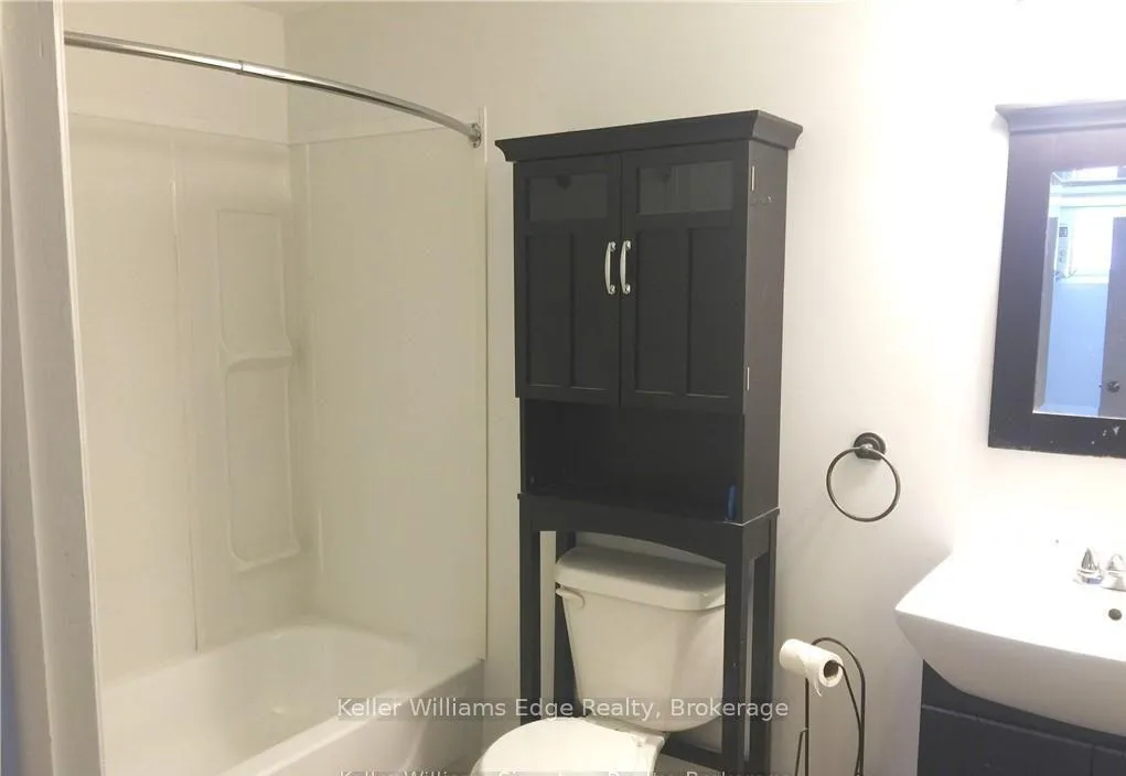 Photo 8 of 1023 Robarts Road, Oakville, College Park — HOMEH