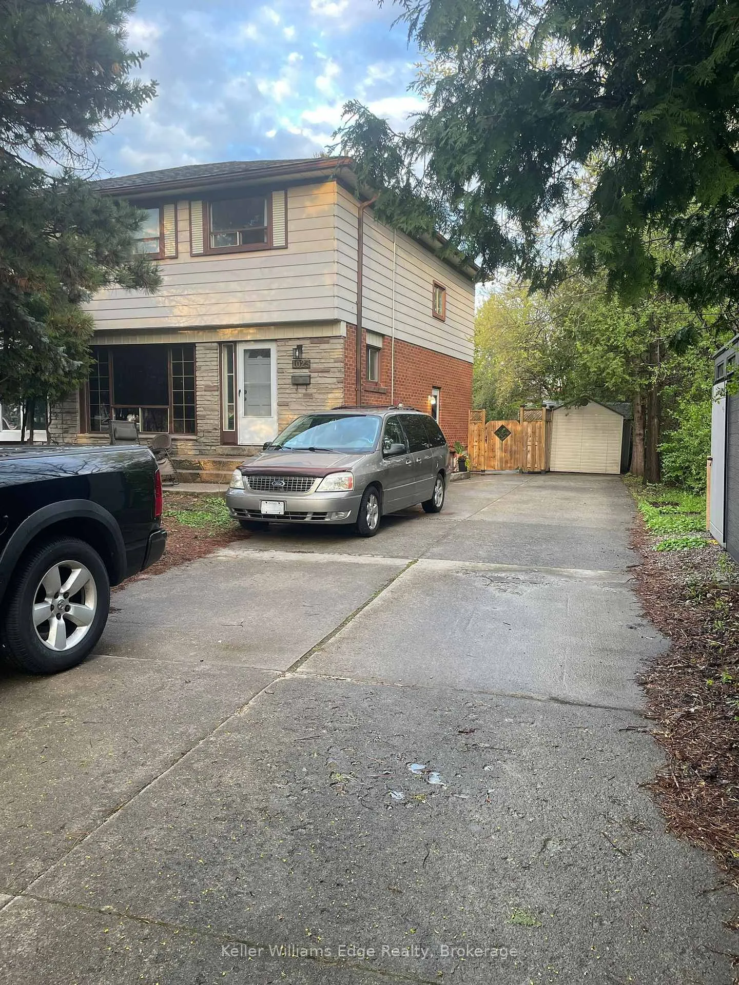 Photo 12 of 1023 Robarts Road, Oakville, College Park — HOMEH