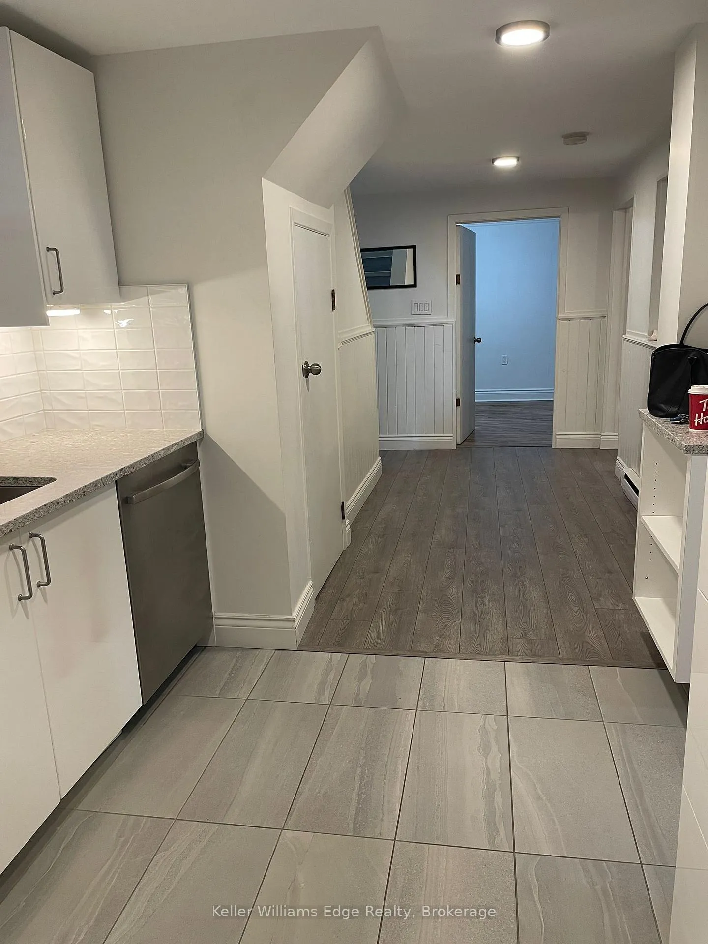 Photo 14 of 1023 Robarts Road, Oakville, College Park — HOMEH