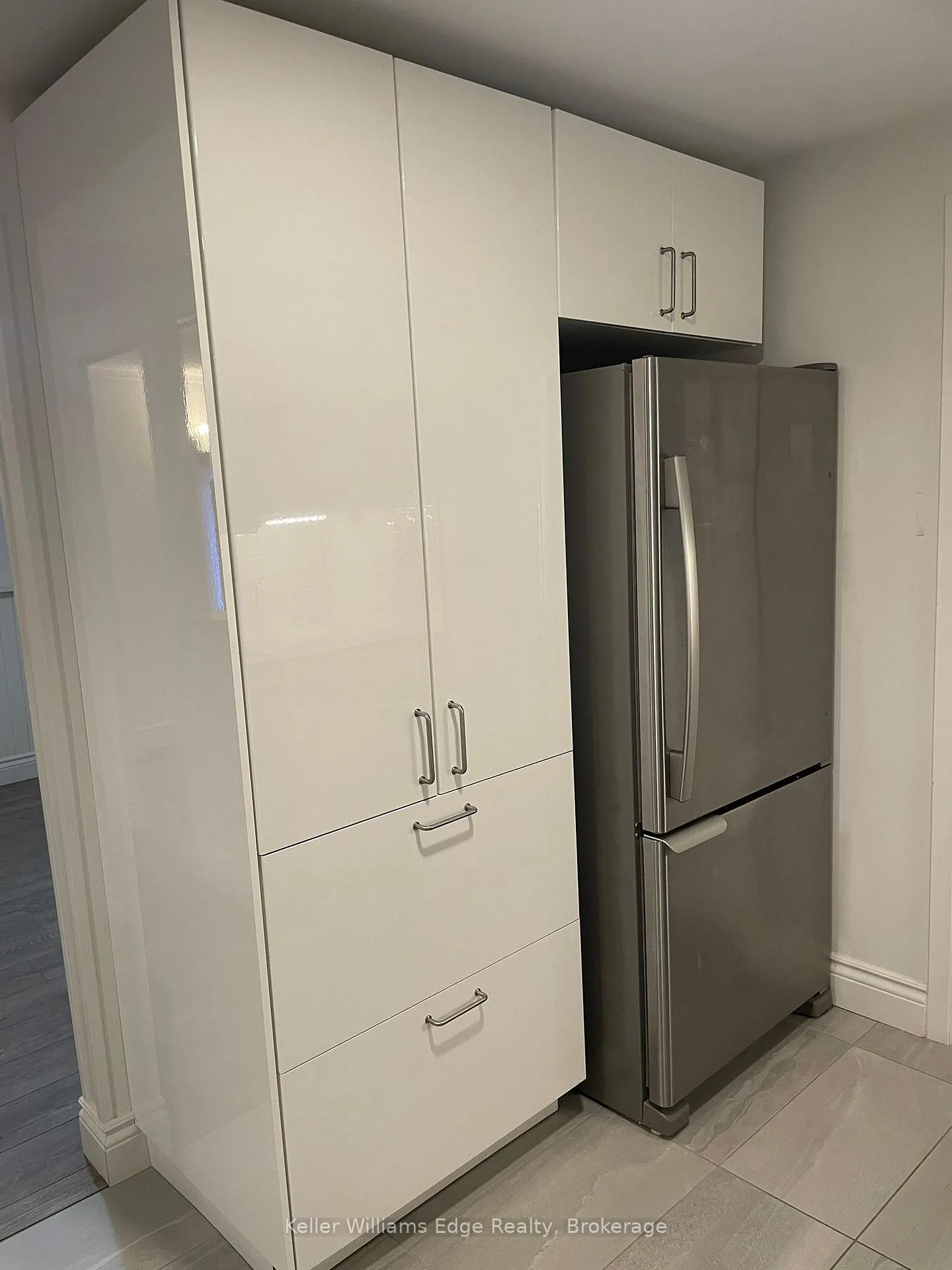 Photo 16 of 1023 Robarts Road, Oakville, College Park — HOMEH