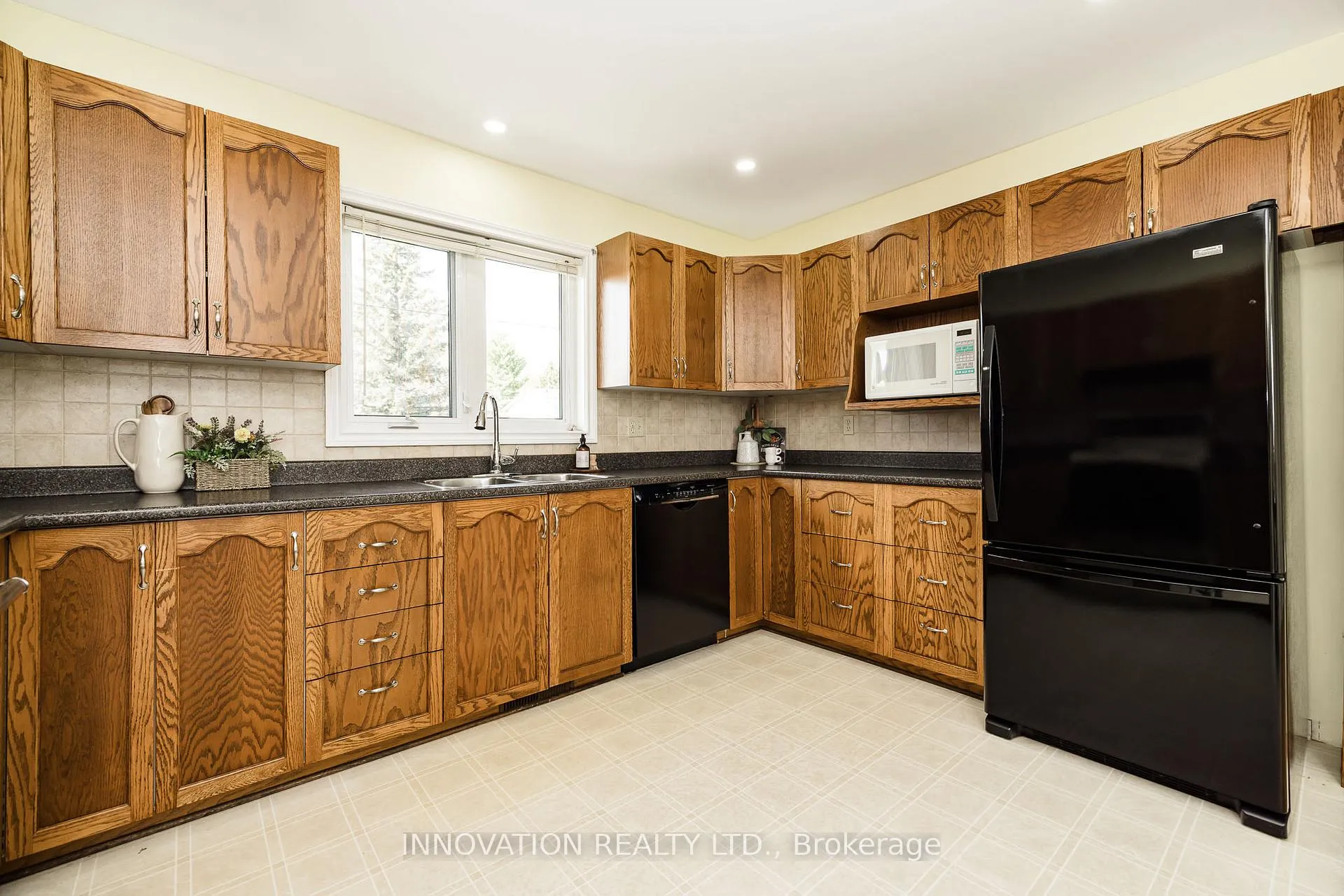Photo 14 of 76 Seventh Avenue, Arnprior — HOMEH
