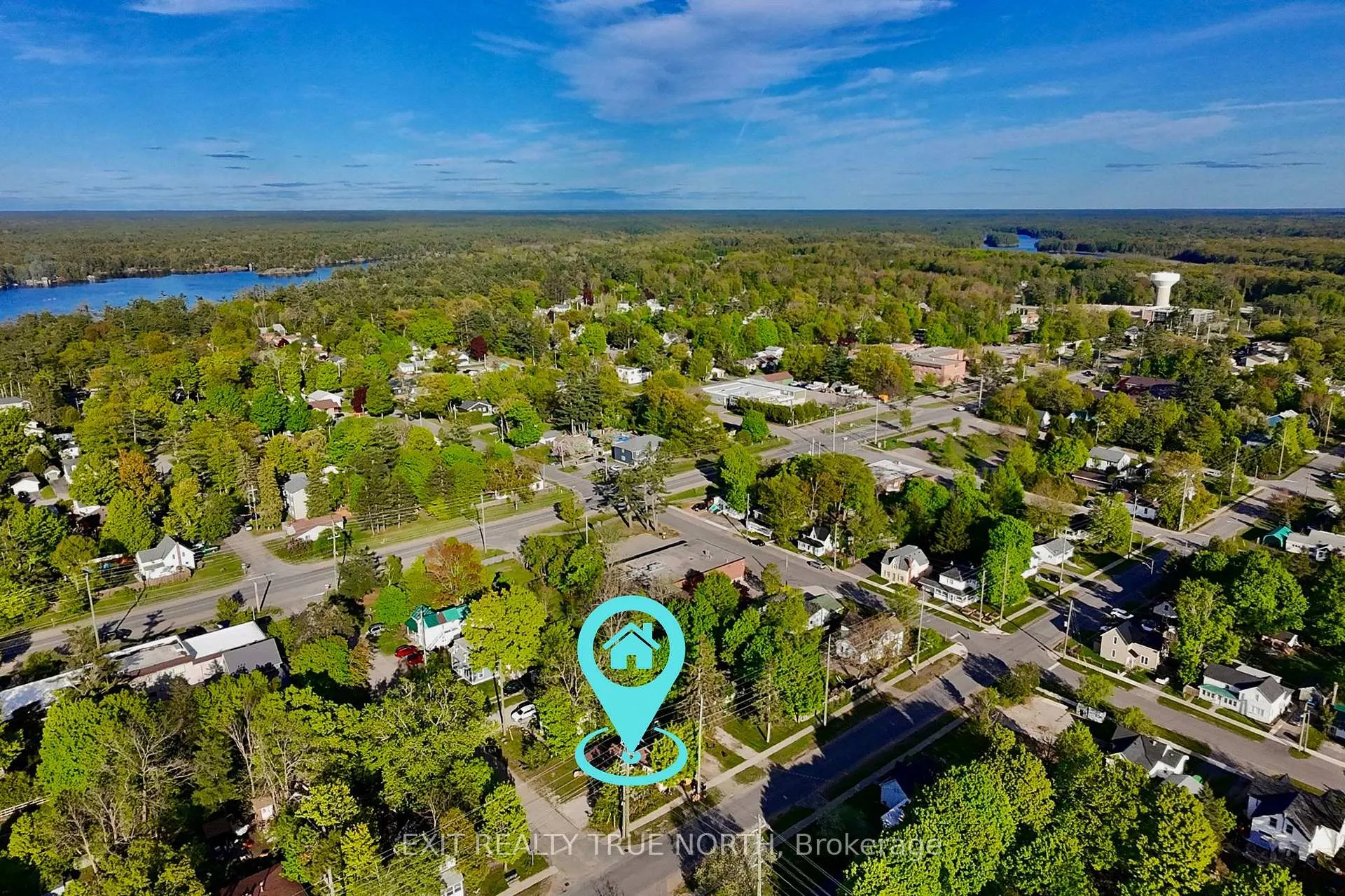 Photo 4 of 211 Bishop Street, Gravenhurst, Muskoka (S) — HOMEH