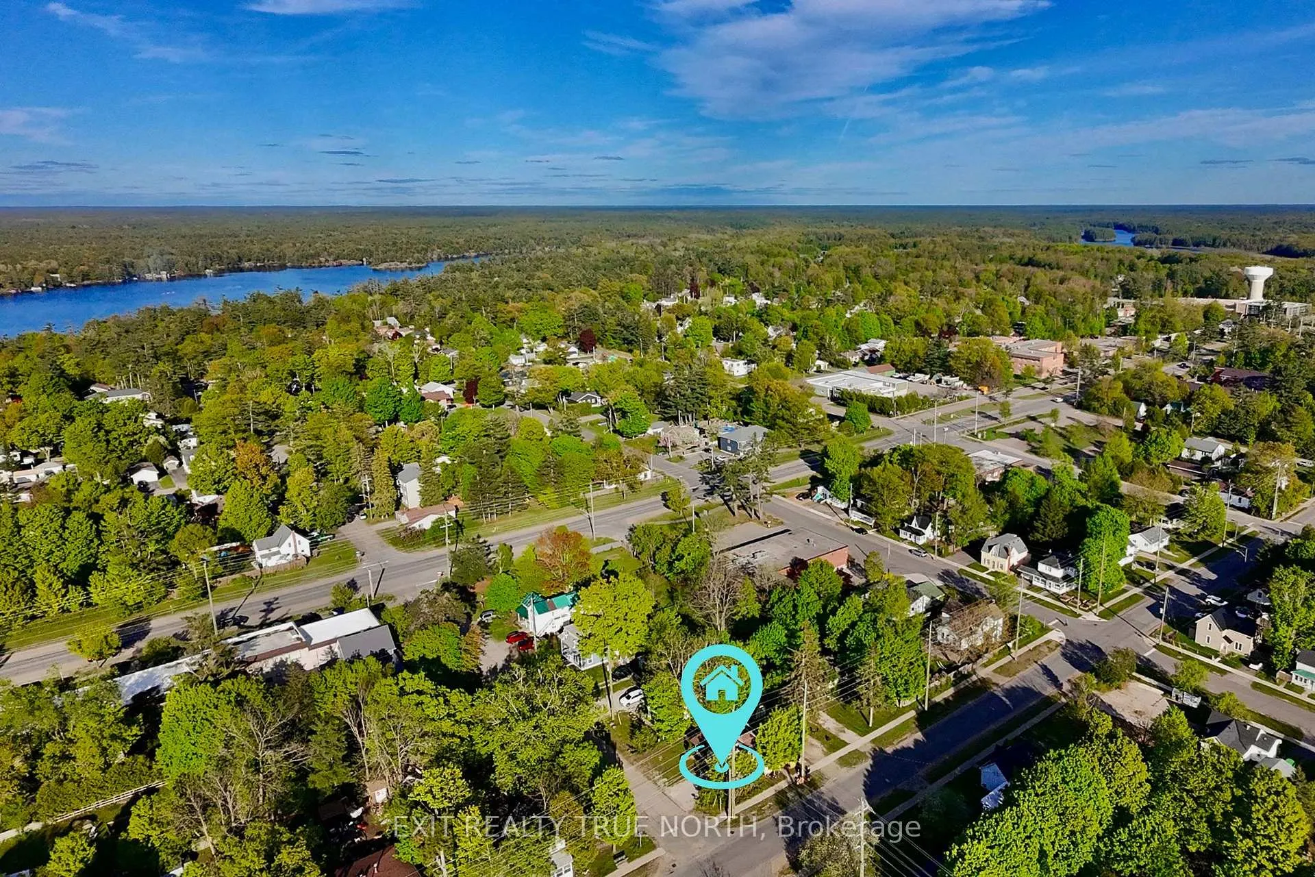 Photo 7 of 211 Bishop Street, Gravenhurst, Muskoka (S) — HOMEH