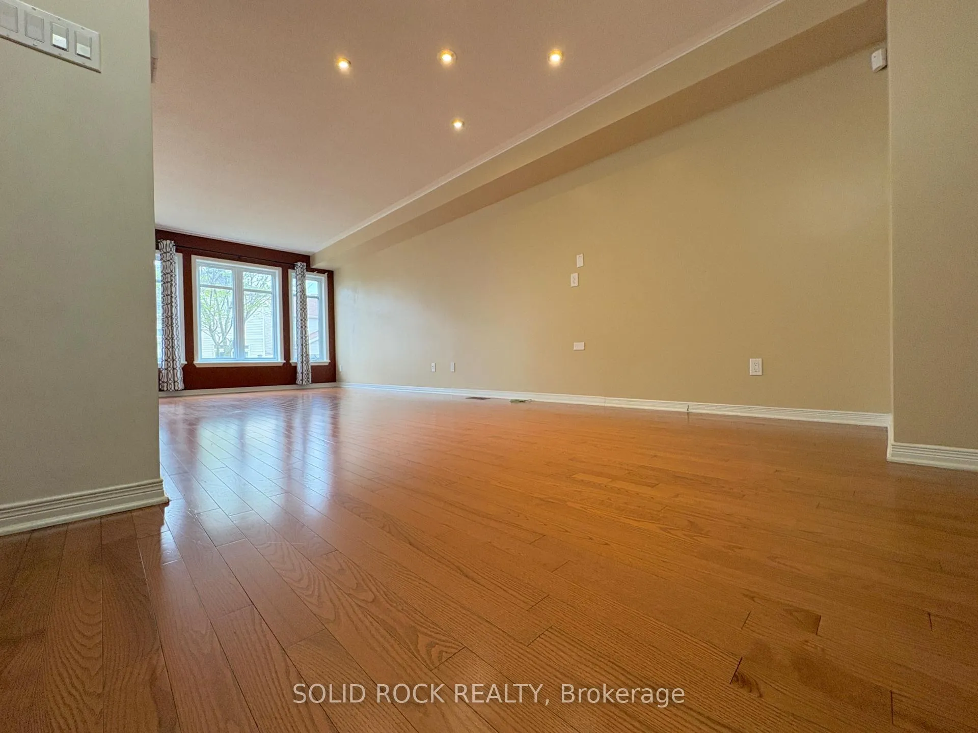 Photo 8 of 202 Portrush Avenue, Ottawa, Barrhaven - Longfields — HOMEH
