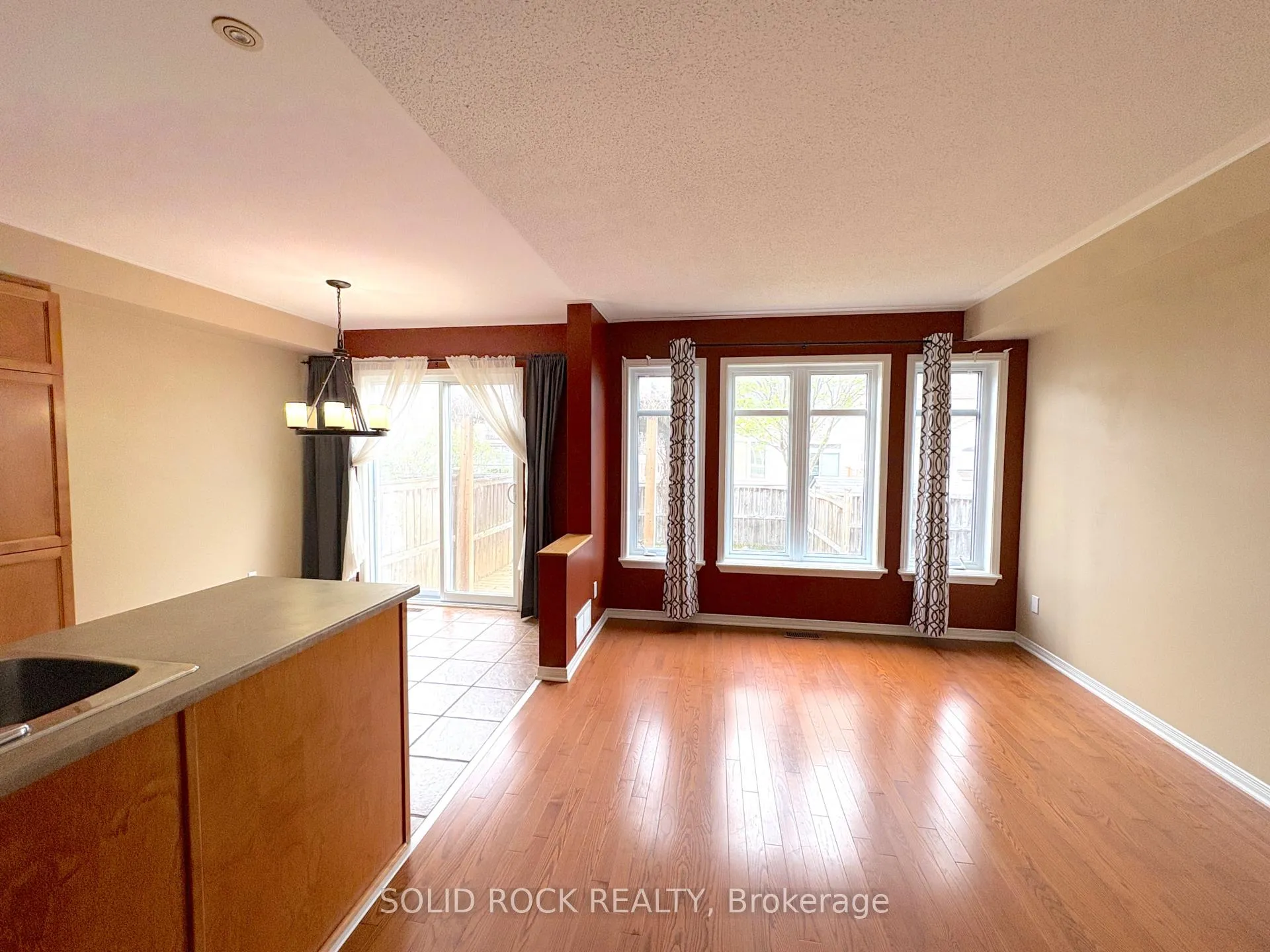 Photo 10 of 202 Portrush Avenue, Ottawa, Barrhaven - Longfields — HOMEH